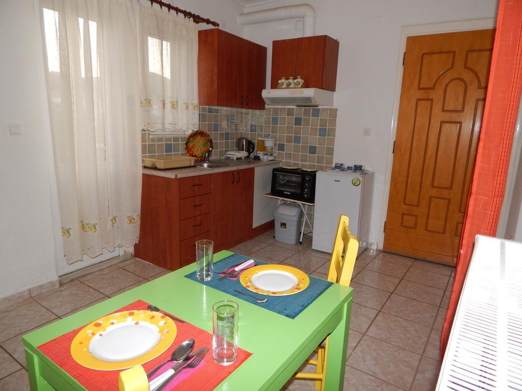 Small Country Apartment In Триполис Екстериор снимка